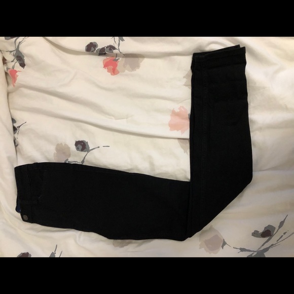 hollister jeans - Picture 3 of 3